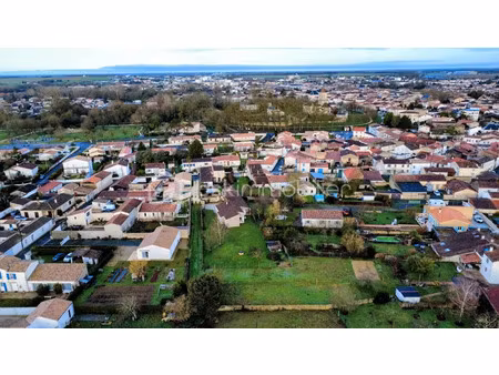 vente terrain 790 m² à surgères (17700)  92 000 €