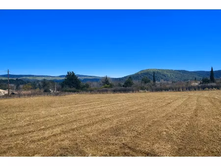 vente terrain 832 m² à salernes (83690)  107 000 €