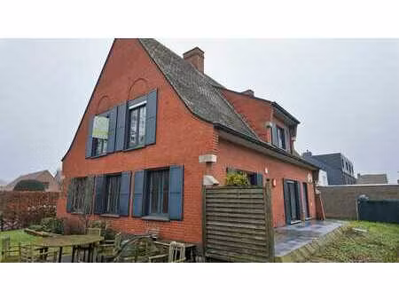 zonnig en rustig gelegen alleenstaande woning te eeklo!