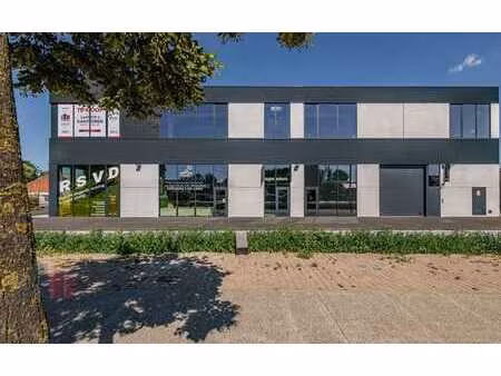 325 m² nieuwbouw kantoren langs bruggesteenweg