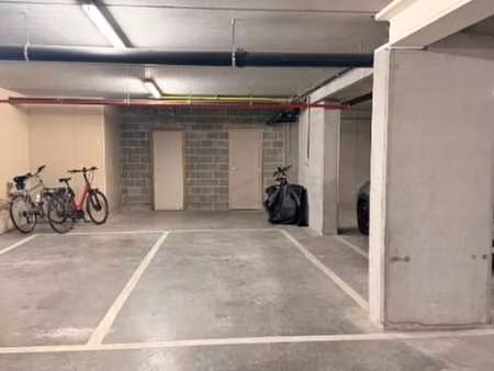 autostaanplaats in ondergrondse garage