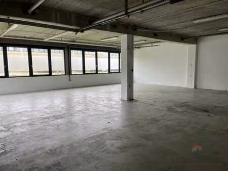 stockage + bureau à louer à zaventem