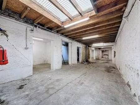 entrepôt de stockage en plein centre-ville ! facile d'accès