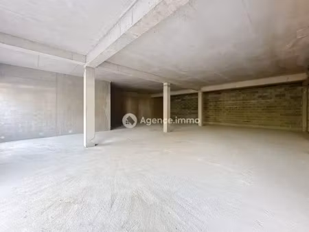 vente locaux professionnels 180 m² à flassans-sur-issole (83340)  460 000 €