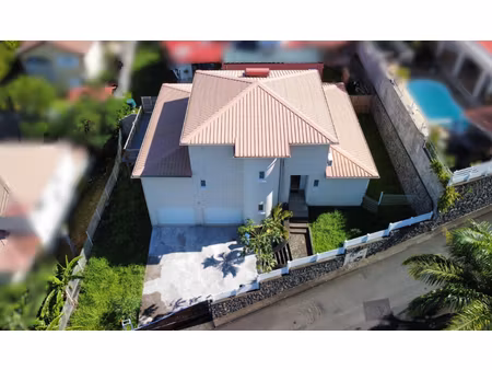 maison f8 (6 chambres) de 204 m2 avec jacuzzi et vue mer dégagée dans lotissement sécurisé