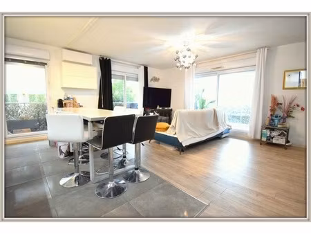 grasse sud quatres pièces traversant