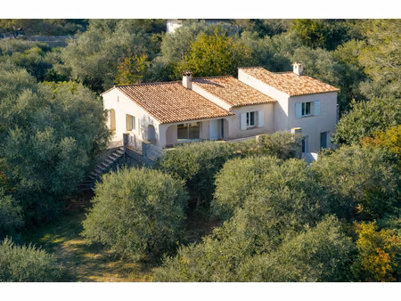 maison 215 m² comprenant 2 maisons et un appartement f2 vue mer