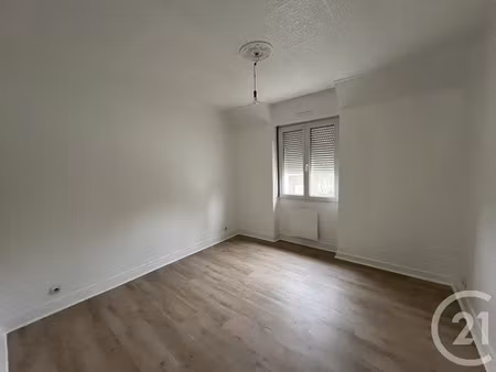 location appartement 3 pièces 45 m² à saint-maur (36250)  385 €