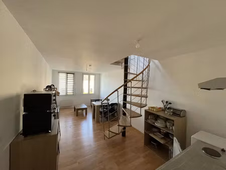 location meublée appartement 2 pièces 35 m² à saint-quentin (02100)  415 €