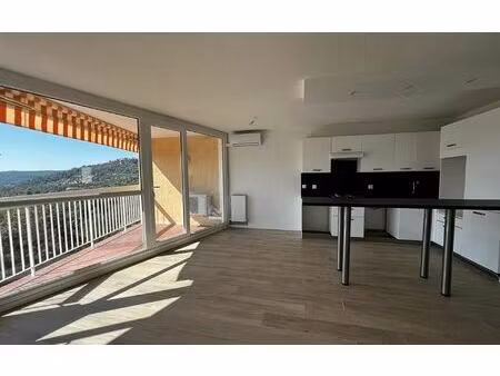 location appartement  m² t-3 à carros  1 184 €