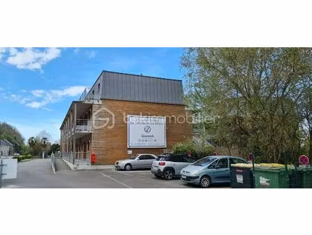 uniquement pour investisseurs - ensemble des locaux de services d'une résidence de tourism