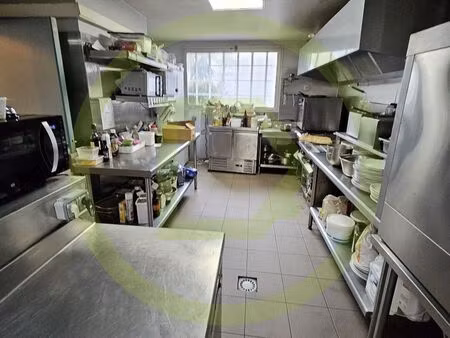 vente commerce 202 m² villeneuve-loubet (06270)