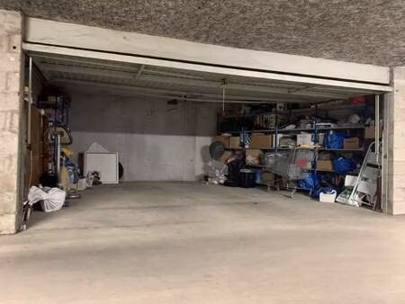 vente garage tours (37000)