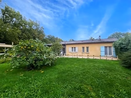 belle maison familiale avec gîte à aigre – 215 000 €