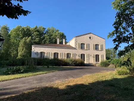 vente maison 12 pièces 342 m² coulon (79510)