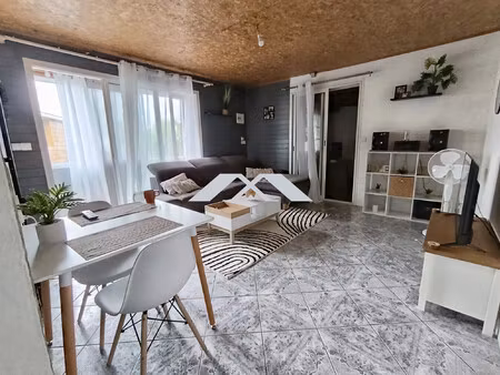 maison f6 + dépendance à l'etang salé