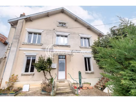 maison 2 chambres + bureau  garage  jardin secteur calme