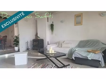 maison 4 pièces avec véranda  caves  garage et stationnement.