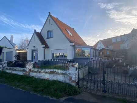 villa bien située à sint idesbald