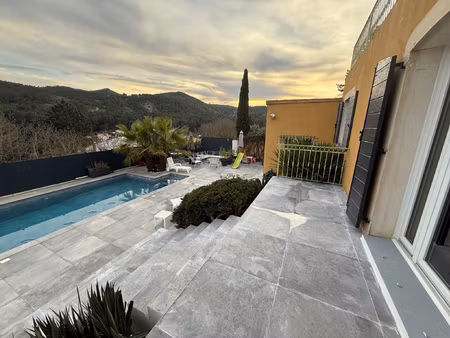 villa provençale rénovée d'env. 180 m2 hab avec piscine