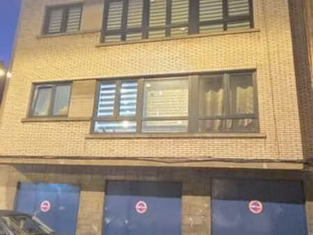 appartement 1 chambre dans un petit immeuble