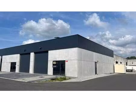 nouvelle construction de hangar à vendre dans le parc d'ent