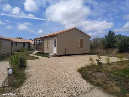 chalet 2022 et son terrain dans un domaine boisé