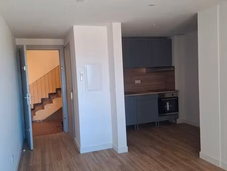 location appartement t2 à garons 30128