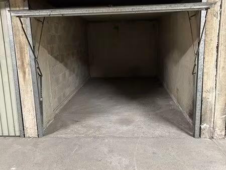 loue garage avenue maréchal juin