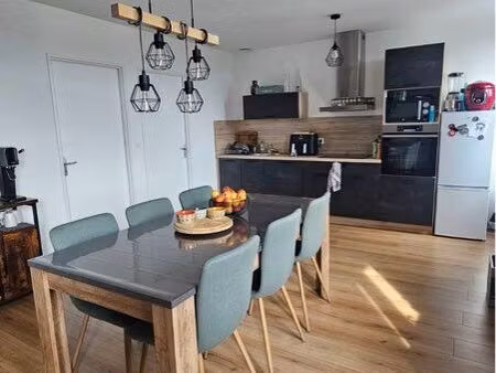 t3 à louer : calme  lumineux  climatisé