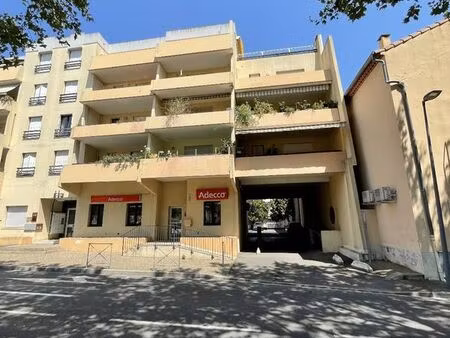 parking/box 1 pièce 15 m²