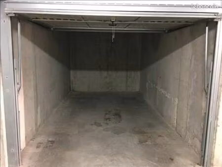 parking/box 18 m² colomiers