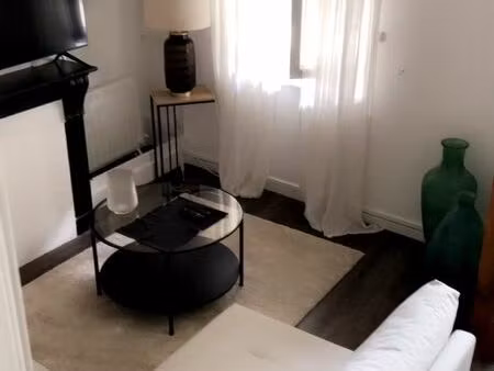 maison 2/3 chambres avec cour