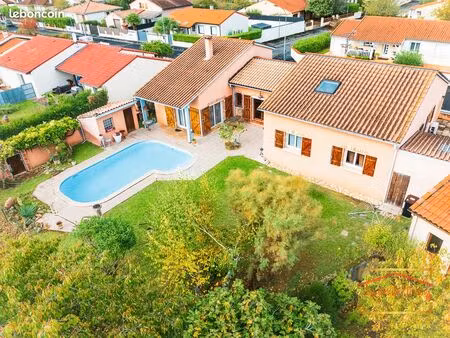 maison t6 de 175 m2  piscine  sur 688 m2 31240 l' union
