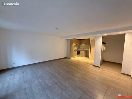 studio 1 pièce 38 m²