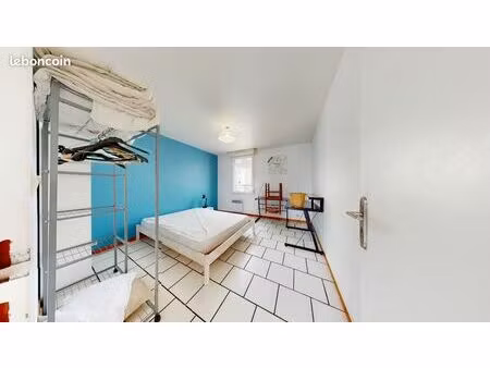 appartement 4 pièces 12 m²