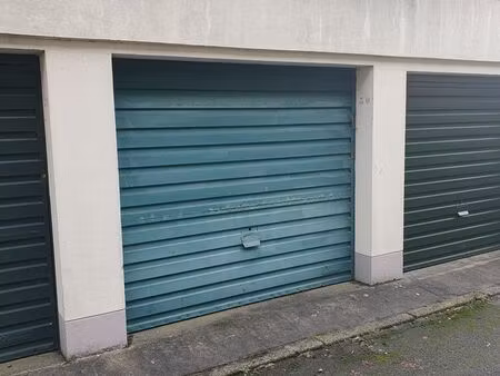 garages à louer