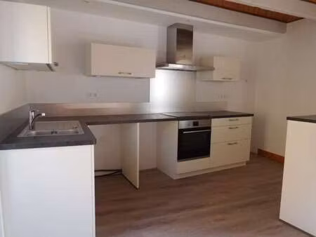 location appartement 3 pièces à lamballe (22400) : à louer 3 pièces / 67m² lamballe