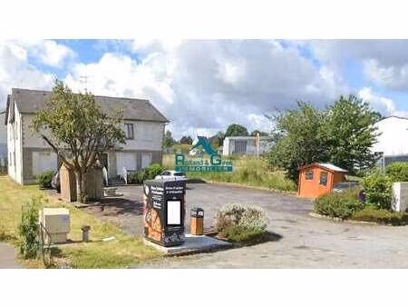 location bureaux et commerces à gosné (35140) : à louer / 4m² gosné