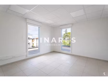 location locaux professionnels 1 pièce 15.78 m² à allauch (13190)  650 €