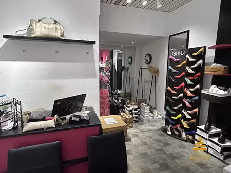 location locaux professionnels 34 m² à cambrai (59400)  585 €