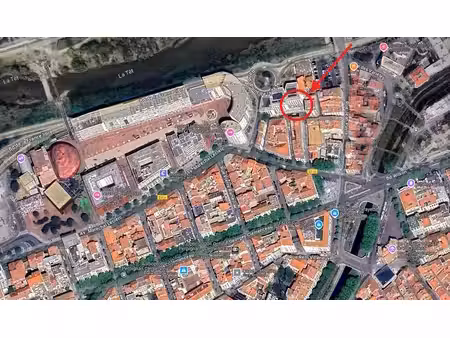 un emplacement de stationnement  en sou-sol  au centre de pe