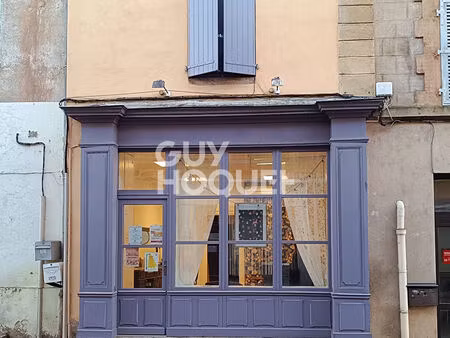 maison de ville située à sail sous couzan