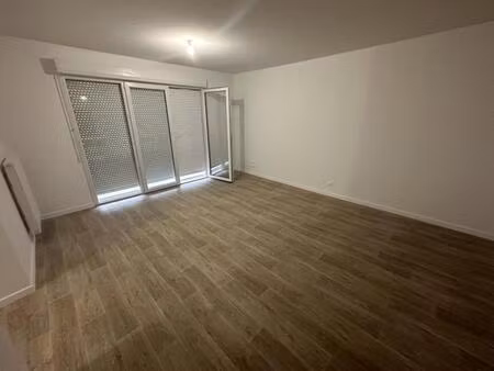 t3 avec loggia et parking à lormont