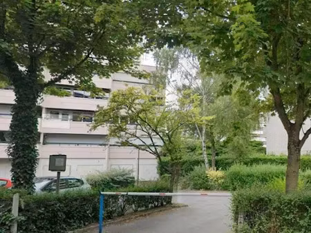 location parking 10 m² à la madeleine (59110)  65 €