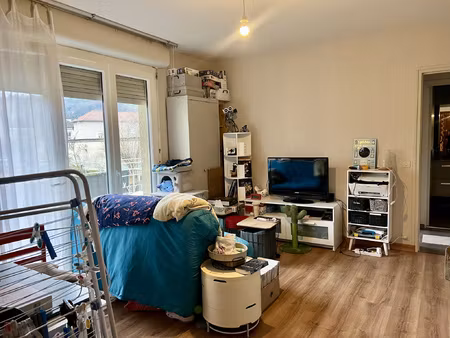 appartement t2 42m2 avec ascenseur  cave et parking.