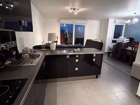 location appartement 2 pièces 58 m² à vaulx-en-velin (69120)