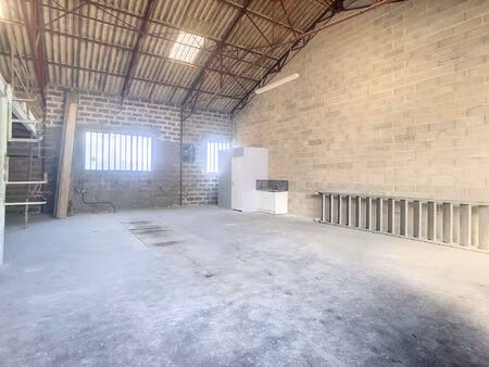 location local industriel 150 m² à rognonas (13870)