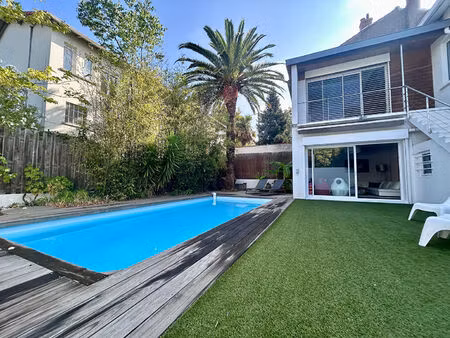 vente de prestige villa t6 avec piscine - cote pavee