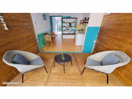 a 150m à pied de la plage et du spot de surf